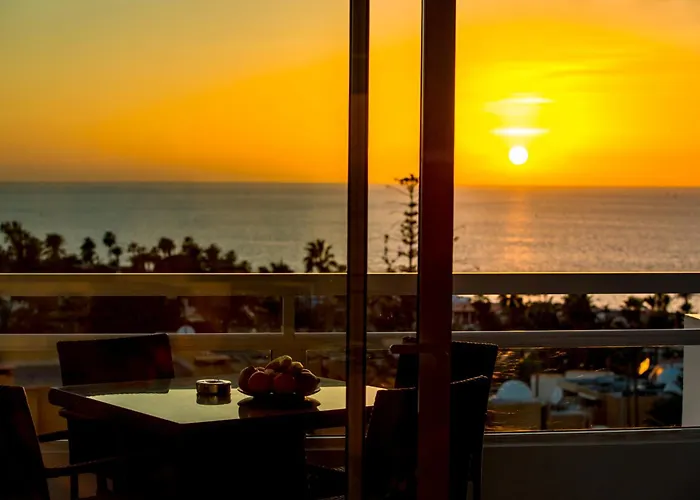 Apartamento Ponderosa 611, Americas, One Bedroom With Large Terrace And Ocean View, Next To Siam Park