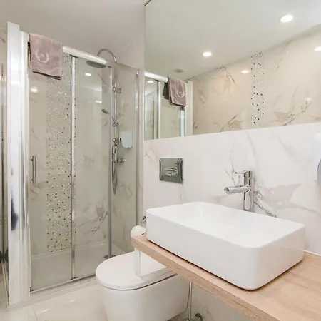 Apartment Ponderosa 611, Americas, One Bedroom With Large Terrace And Ocean View, Next To Siam Park